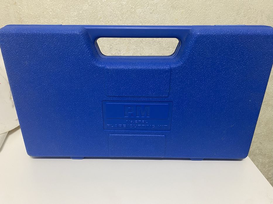 Продам  набор инструментов  для развальцовки медных труб.