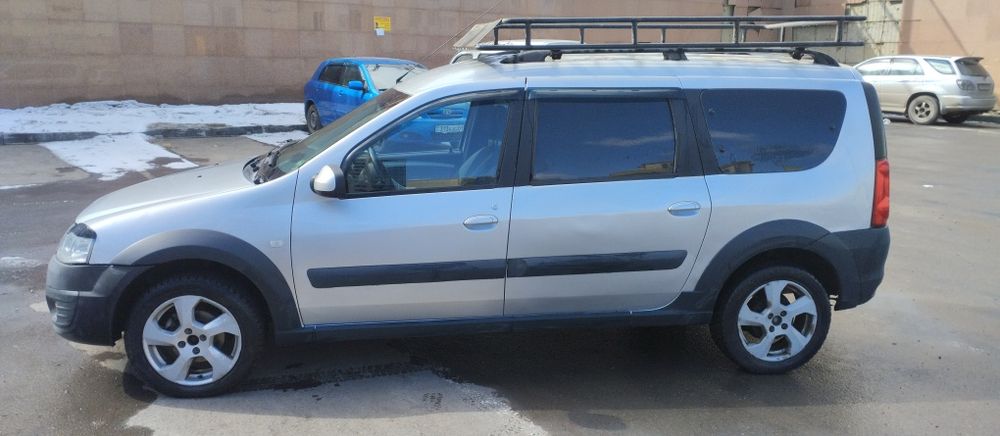 Продам рабочую лошадку Ларгус 18 год