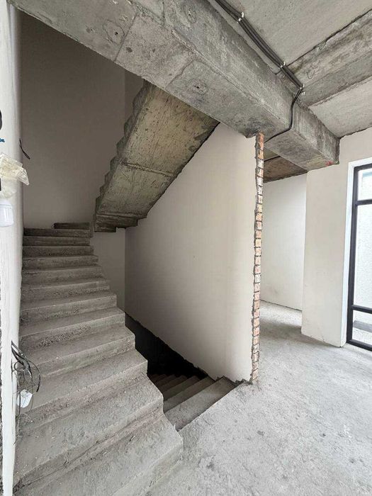 3-этажный дом 260 м² — Саломатина, Яккасарай