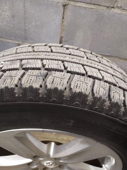 Продам зимние шины 4 балона