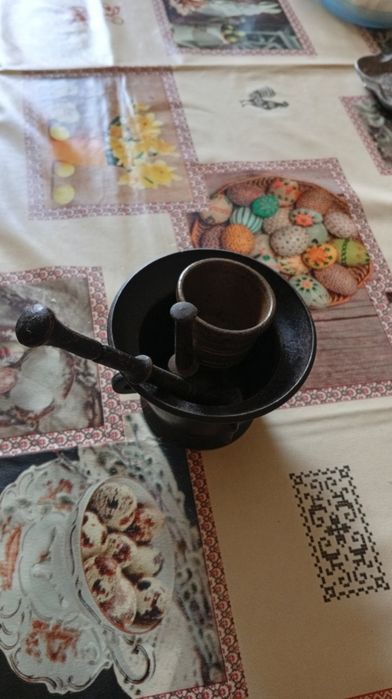 Vând mojar cu pistil