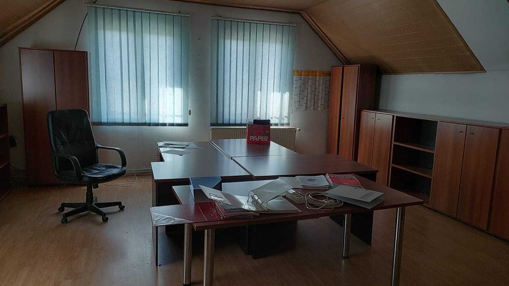 Vând teren in Tg. Mures, suprafata de 4512 mp si Casa sediu firma