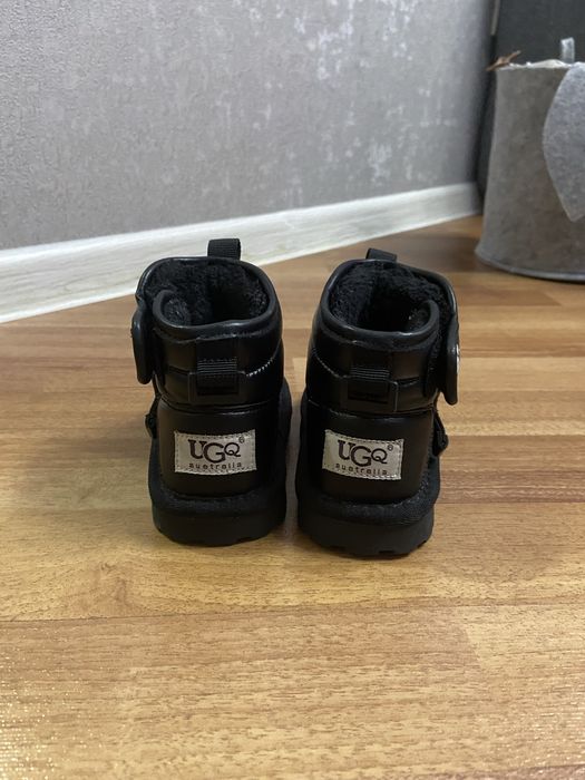 Продам детские угги