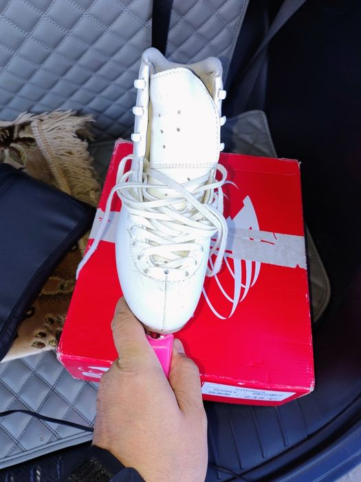 Продам коньки idea