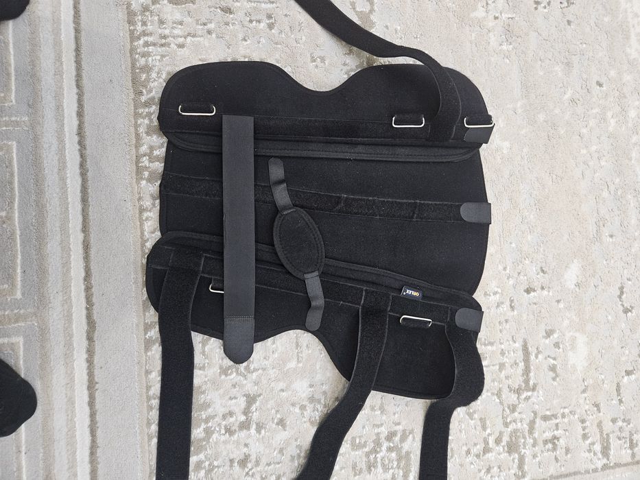 Наколенник ортопедический почти новый