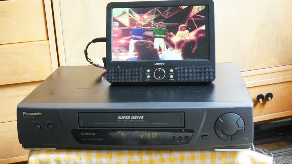 Video recorder VHS Panasonic model NV-SD230