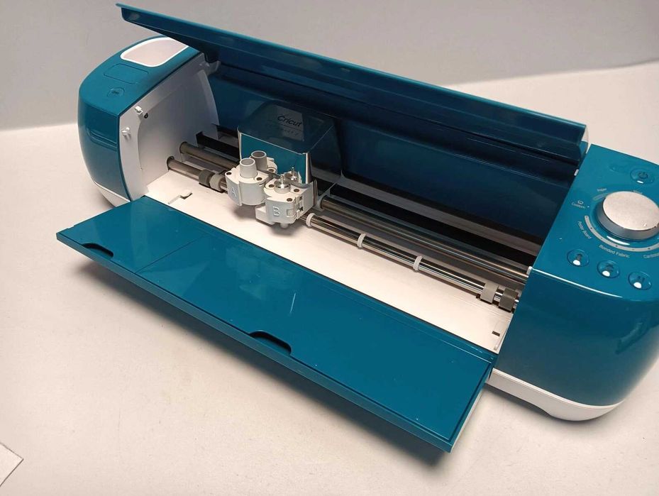 Режещ плотер Cricut Explore Air 2 за крафт проекти изрязване