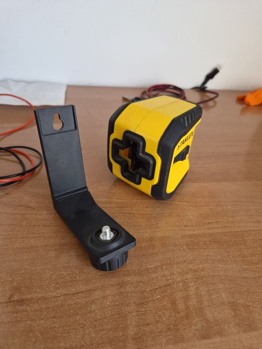 Laser Stanley lumina rosie 2bateri 1.5v AAA