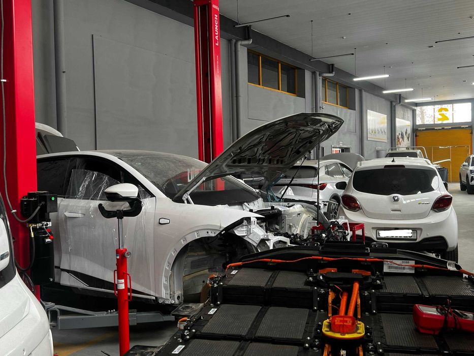 Elektromobil servis | EV HEV PHEV diagnostika | Panda Avtoservis