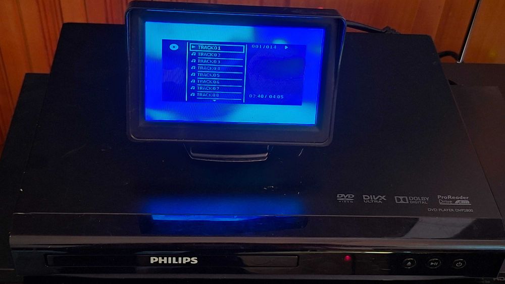 Blu-ray player Samsung BD-E5300 cu telecomandă + DVD Philips DVP2800