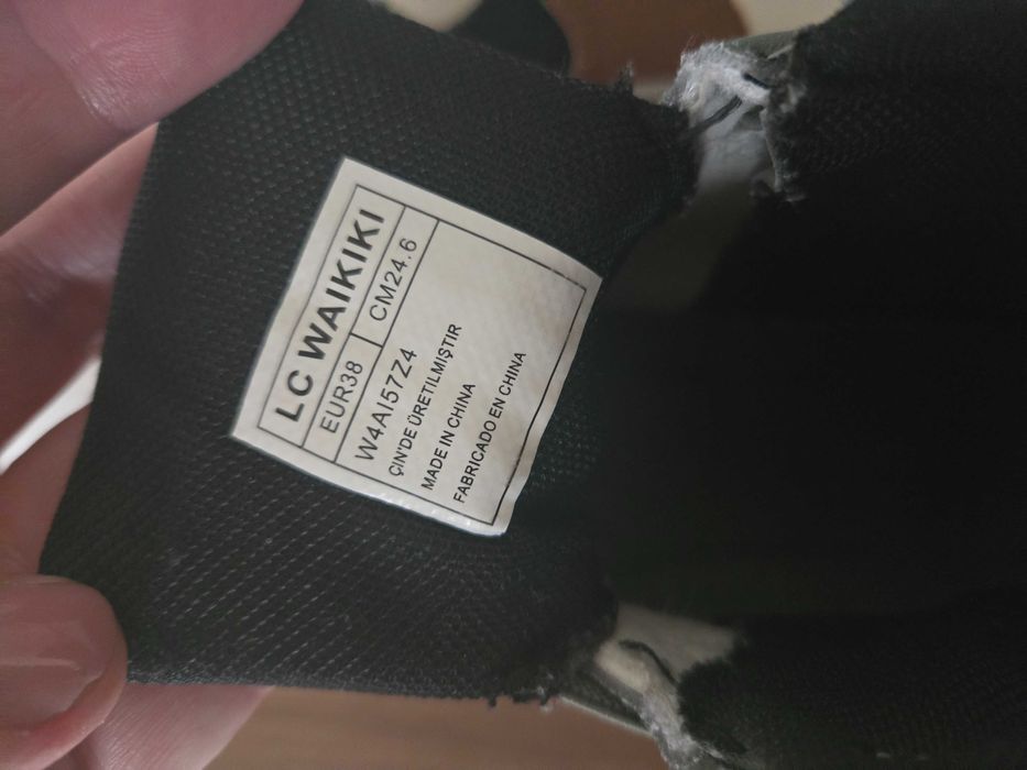 Маратонки високи LC WAIKIKI, 38 номер за 15лв.
