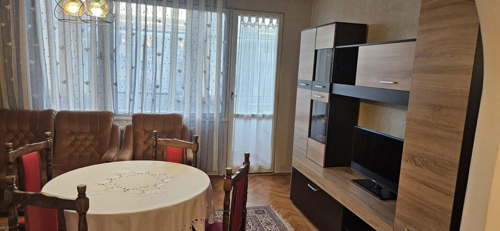 Дава се под наем Двустаен апартамент в Бургас, Славейков - 60 кв.м за 306 € - Снимка #3