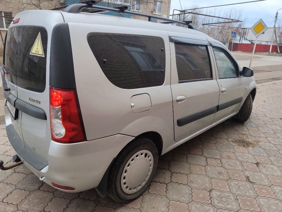 Продам Ларгус 7 местный