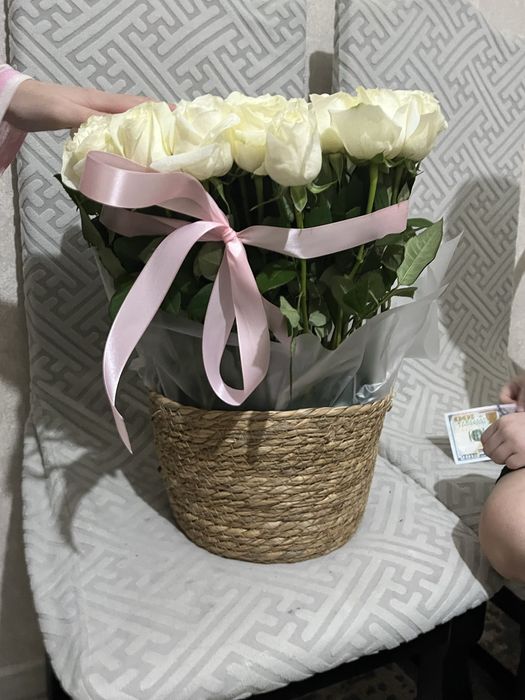 белый розы куплен вчера