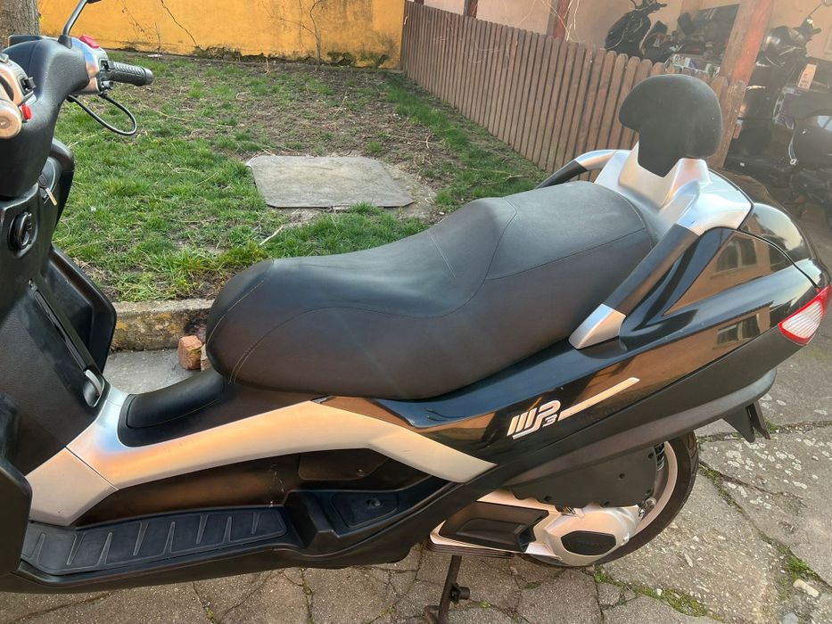 Piaggio MP3 300cc