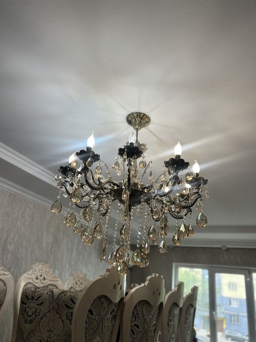 Продается люстра