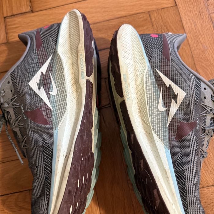 Маратонки NIKE 45