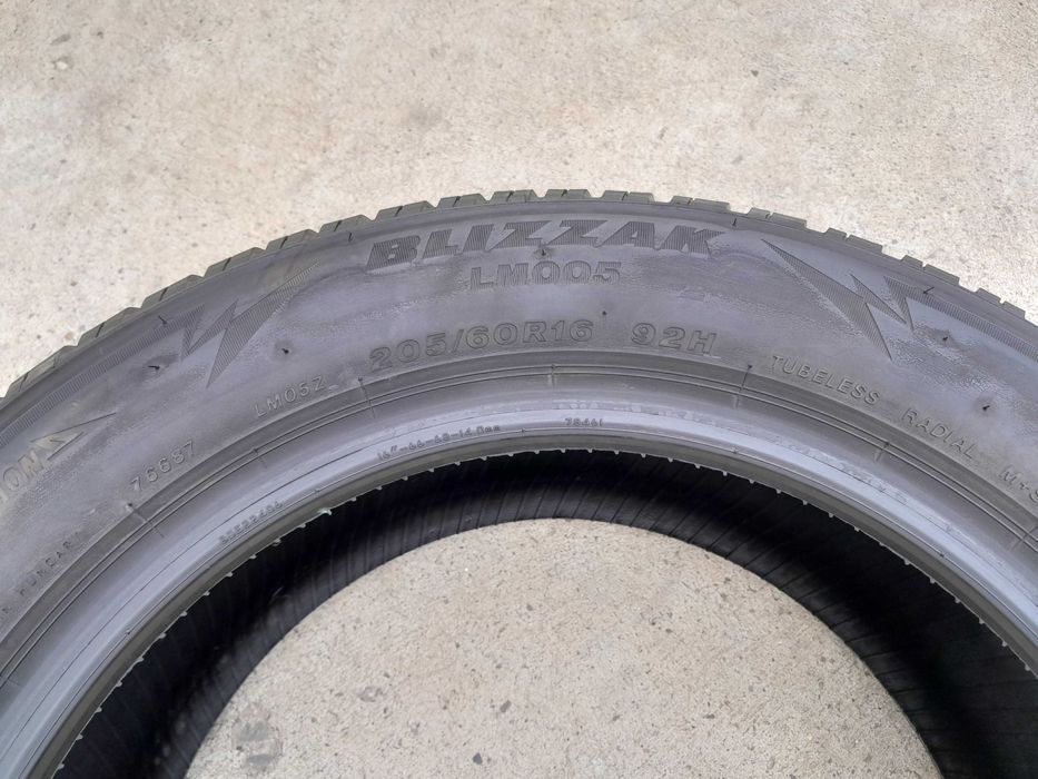 O anvelopa iarna 205 60 16 bridgestone blizzak LM 005 profil 7,8 mm