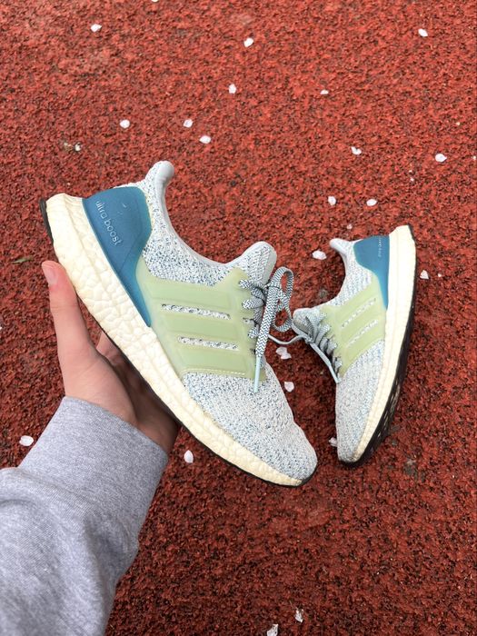 Adidas ultraboost 4.0 marimea 38.5  alergare