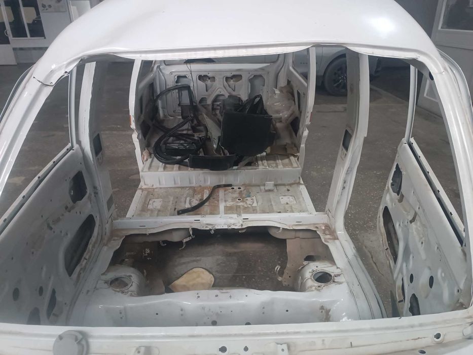 Damas kuzov  3 eshik.butun