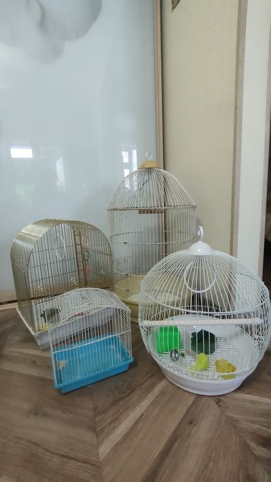 Продам клетки для попугаев