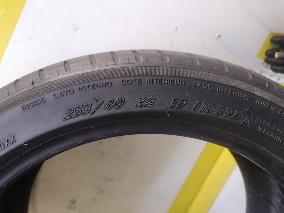 255/40/19 2*Michelin vara dot 0316.   100y   4,,86mm