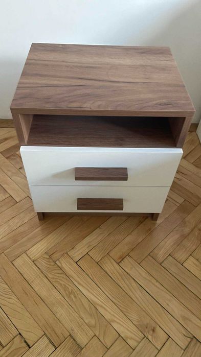 Комплект скрин (комод), тоалетка и 2 нощни шкафчета за спалня