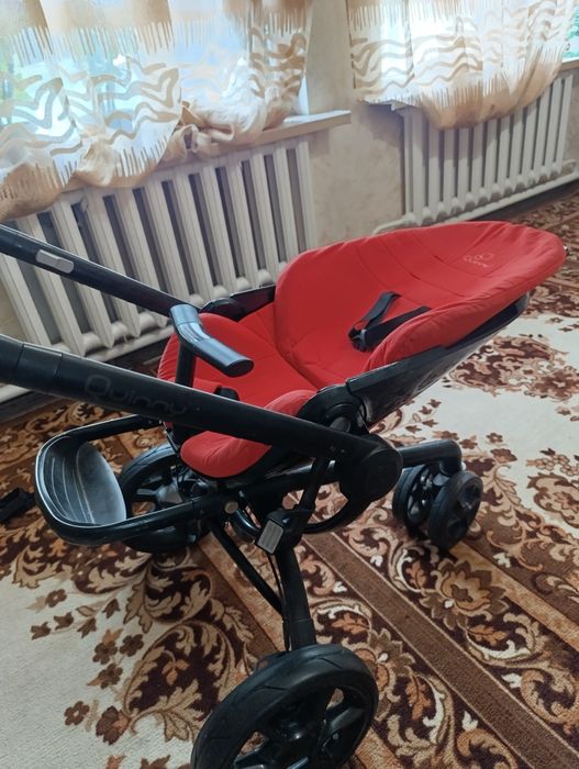 Продам коляску с люлькой quinny