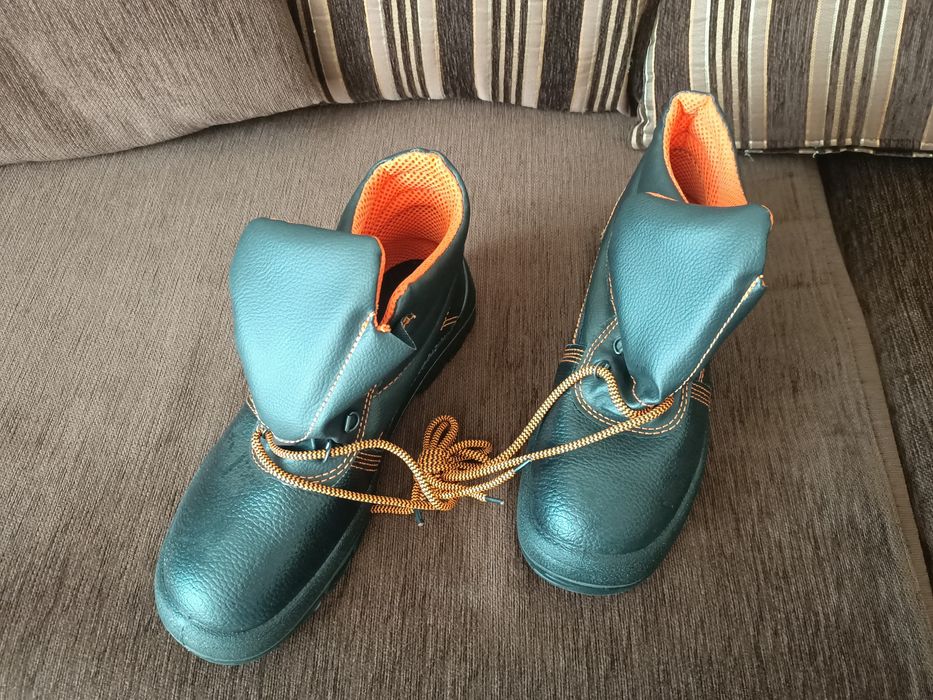 Продам   полуботинки