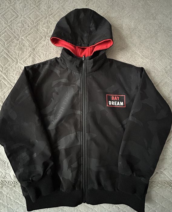 Продаю подростковую одежду (ветровки, бомберы)