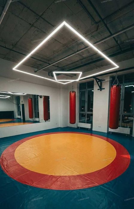 Svetadiod LED yoritgich — fitnes zali, boks, MMA va kurash zali uchun