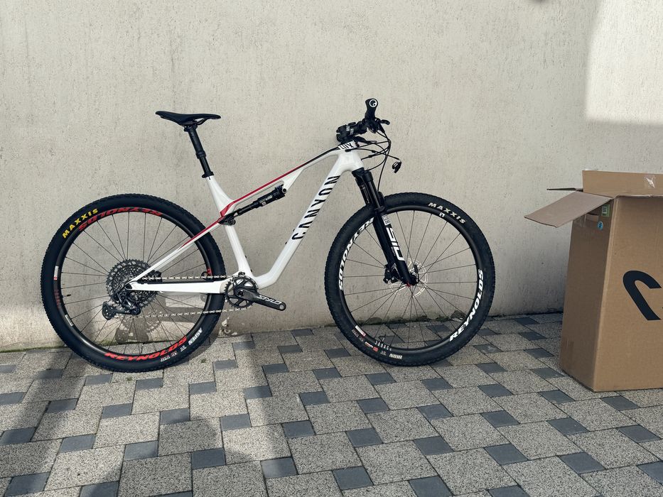 Canyon Lux CF 8 mtb full carbon L