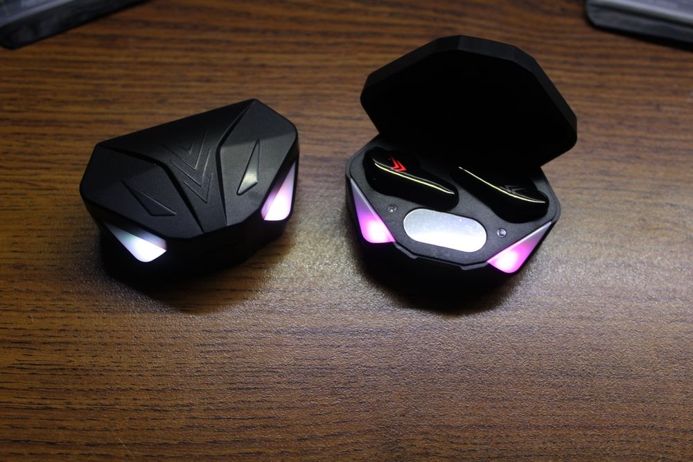 продам наушники новые