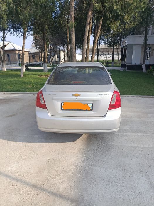 Lasetti Jentira qilingan 2012 yil mator 1.8