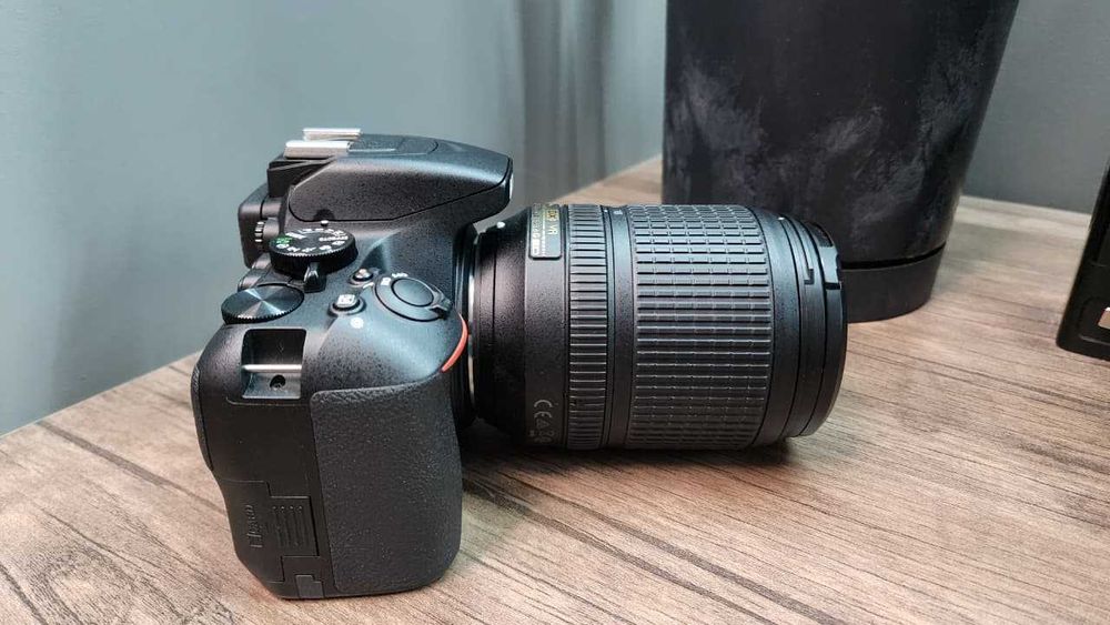 Продам Nikon D3500 в отличном состоянии.