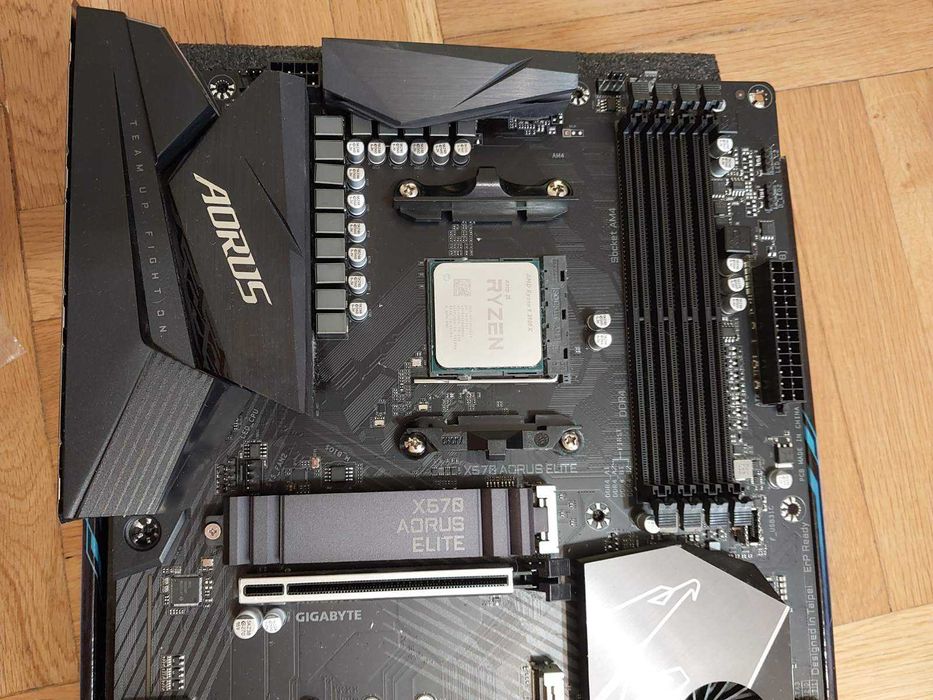 AMD Ryzen 9 3900X + Gigabyte X570 Aorus Elite