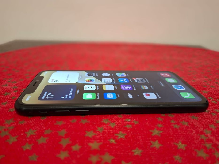 iPhone XR blacks