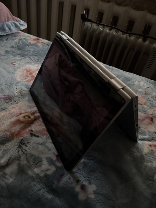 HP Pavilion x360 convertible laptop i3 sensor