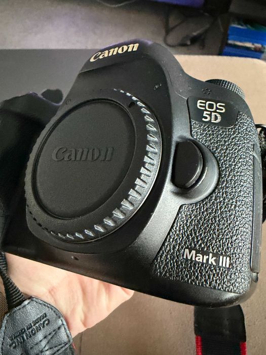 Canon 5D Mark III 22 мегапиксела фулфрейм, отлично работещ