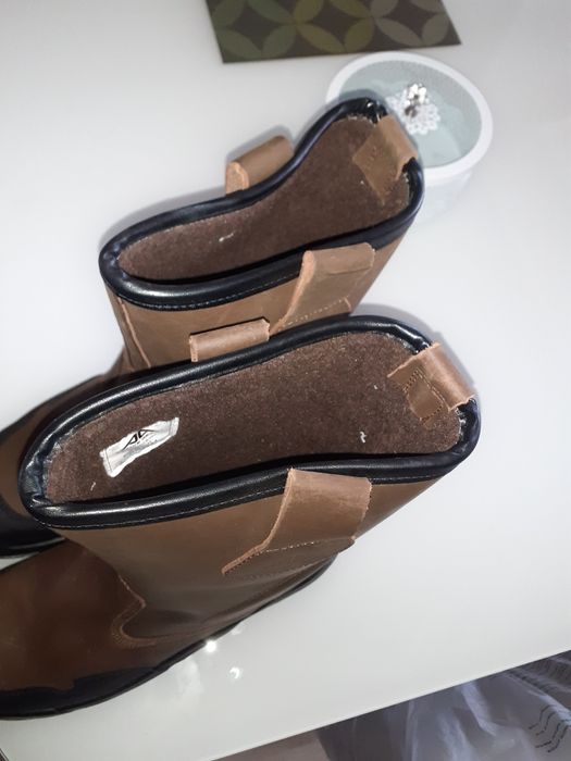 Продавам работни ботуши