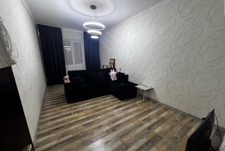 Sergeli Moshina Bozor orqasida 2xonali kvartira ijaraga beriladi.