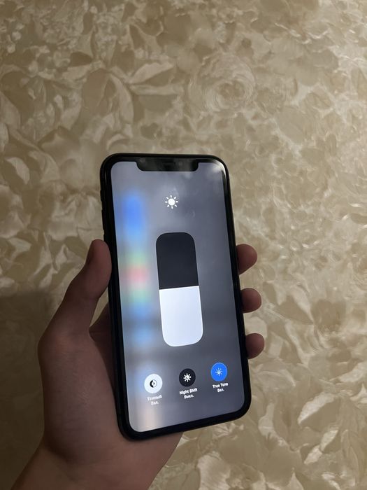 Продам iPhone 11 64GB