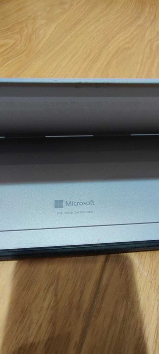 Microsoft Surface Pro 6 8GB RAM 256GB Storage SSD Graphic Card 128 Mb