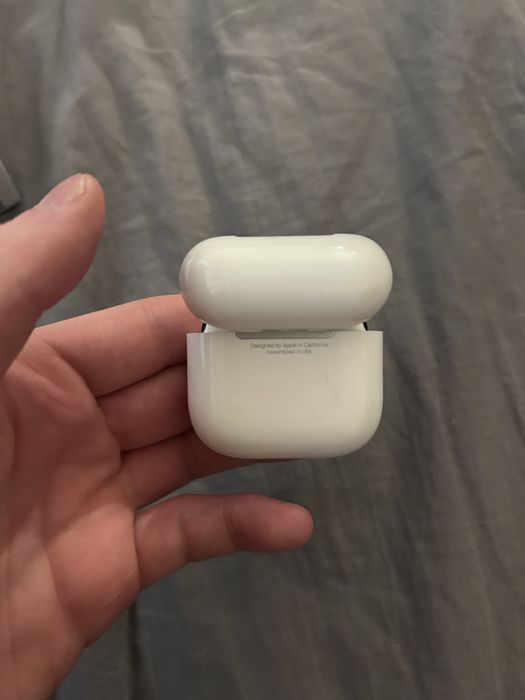 Vand casti airpods 4 ANC