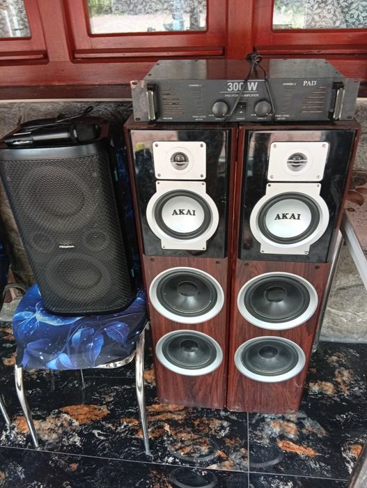 Vind 2 Boxe AKAI model SS006A-305 CU 150W FOLOSITE105X26X33cm
