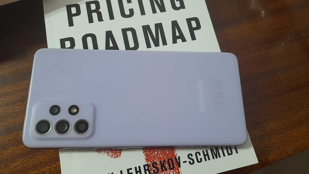 Продаётся Самсунг А 52 в идеальном состоянии.Имеется кoробка.