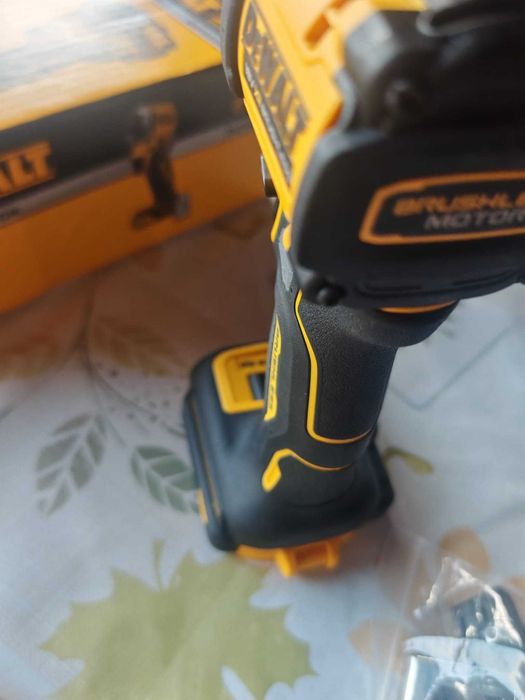 Dewalt impact dcf850 slim noua 206 nm 3 viteze