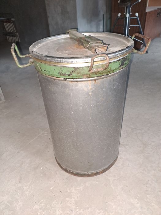 Продаются б.у бидон и фляга 40литровые из нержавейки и алюминия