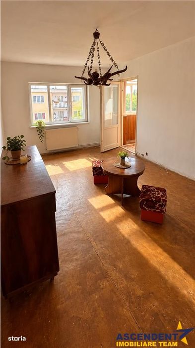 3 camere decomandat, 68 mp, 2 bai, Strada Unirii Covasna, ideal amenaj