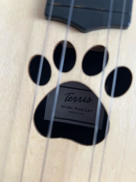 Продам укулеле сопрано